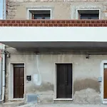 Guesthost - Grazyhome Apartman SantʼAntìoco