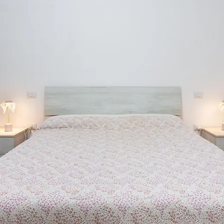 Guesthost - Grazyhome Apartamento SantʼAntìoco