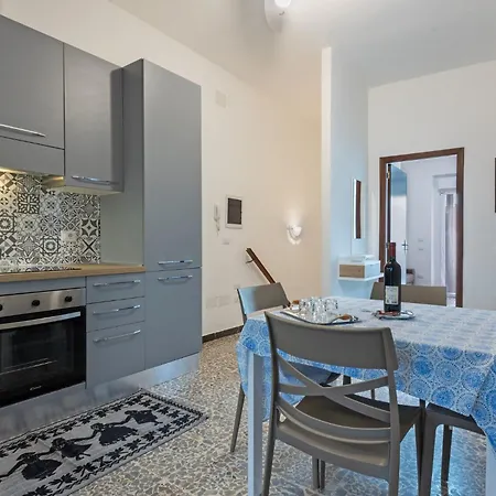 Guesthost - Grazyhome Apartman SantʼAntìoco