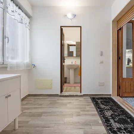 Guesthost - Grazyhome SantʼAntìoco